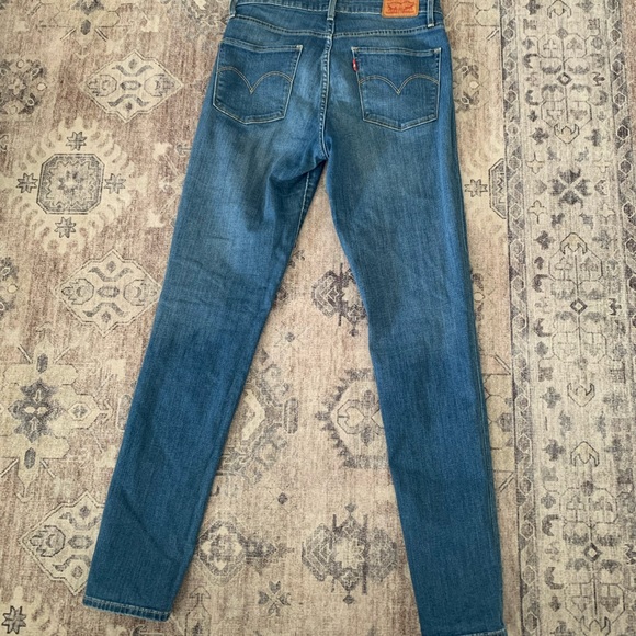 High rise Levi’s skinny jeans. - Picture 2 of 3